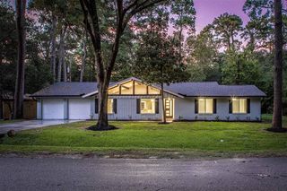 9840 Warwana Rd, Houston, TX 77080