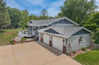 5086 Valley Heights Rd, Oshkosh, WI 54904
