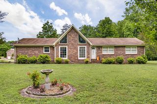 8 Sharpes Hollow Rd, Fayetteville, TN 37334