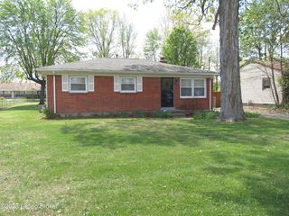 1278 Lipps Ln, Louisville, KY 40219