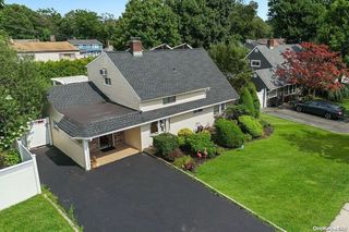 5 Hedge Lane, Westbury, NY 11590