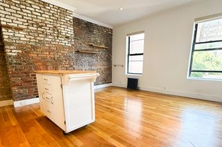 70 University Pl #8, New York, NY 10003