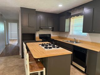 3006 Lakewood Dr, Rainbow City, AL 35906