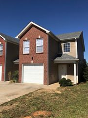 133 Darby Woods Ct, Radcliff, KY 40160