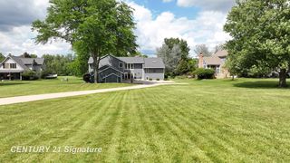 7492 River Rd, Flushing, MI 48433