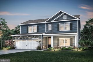33 Brompton St, Falling Waters, WV 25419