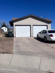 6 Clearview Ct, Gillette, WY 82716
