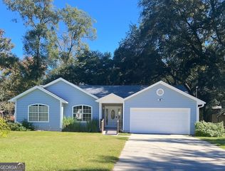 243 Glen Meadows Cir, Brunswick, GA 31523