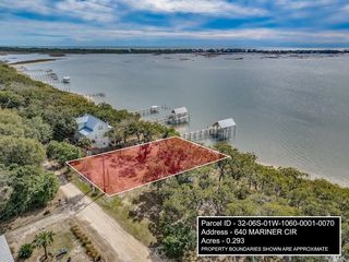 640 Mariner Cir, Alligator Pt, FL 32346