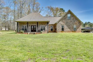 1317 Star Rd, Brandon, MS 39042