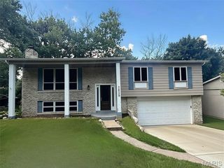 2825 Gettysburg Estates Dr, Saint Louis, MO 63129