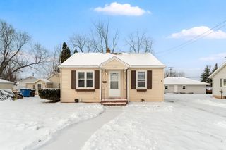 1327 Monroe St, Oshkosh, WI 54901
