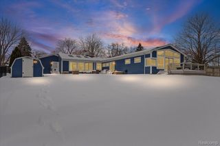 3301 Mann Rd, Clarkston, MI 48346