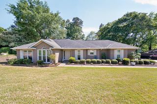 6648 Springlake Dr, Columbus, GA 31909