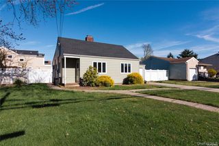 22 Carman Blvd, Massapequa, NY 11758