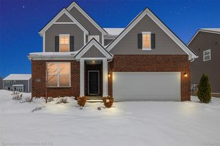 2436 Parkshore Dr, Commerce Township, MI 48382