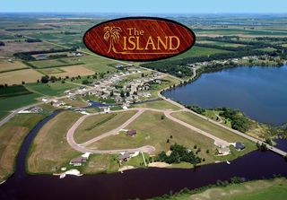 Canal Cir, Mitchell, SD 57301