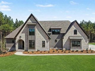 7685 Manderley Dr, Oak Ridge, NC 27310