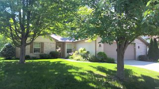 216 Stormy Ct, Fort Wayne, IN 46804