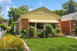 323 Dodge Ave, Evanston, IL 60202