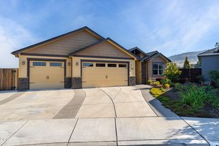3283 Fallen Oak Dr, Medford, OR 97504