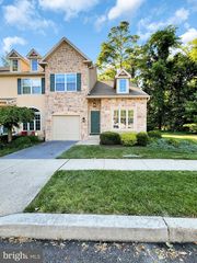 112 Lantern Ct #31, Morrisville, PA 19067
