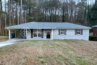 4422 Lovridge Dr SW, Atlanta, GA 30331