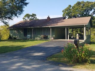 909 S  Flint St, Stockton, MO 65785