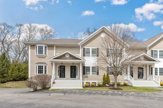 49 Pyburn Rd, Lynnfield, MA 01940