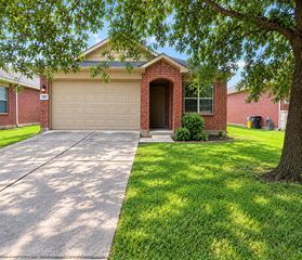 1107 Honeysuckle Vine Dr, Rosenberg, TX 77469