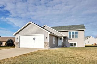 2038 Chloe Ct, Menasha, WI 54952