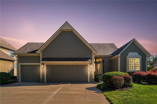 19312 W  98th Ter, Lenexa, KS 66220