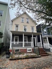 456 Franklin St, Elizabeth, NJ 07206