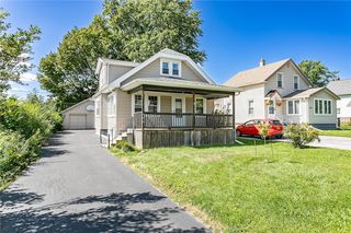 395 Crossfield Rd, Rochester, NY 14609