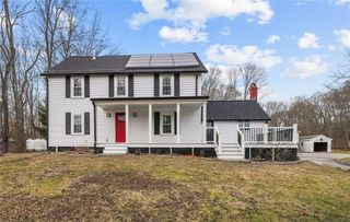 7-8 Nine Heroux Dr, North Smithfield, RI 02896