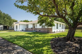 1417 Hill St, Grapevine, TX 76051