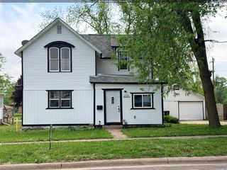 209 E  Maple St, Cherokee, IA 51012