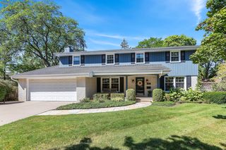 1404 Limar Ln, Glenview, IL 60025