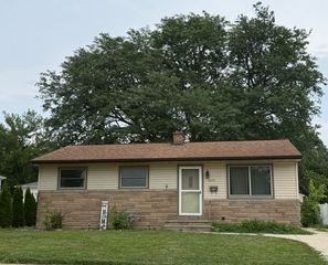 6043 49th Ave, Kenosha, WI 53142