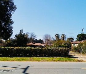 927 Chestnut Ave, Beaumont, CA 92223