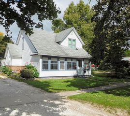 800 W  Lincoln Way, Jefferson, IA 50129