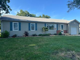 15 E  Rosehill St, Marshall, MO 65340