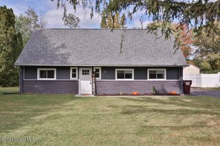 29 Hackett Street, Selkirk, NY 12158