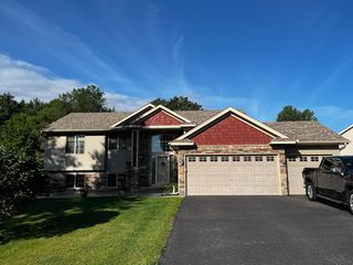 878 Kelly St, Lino Lakes, MN 55014