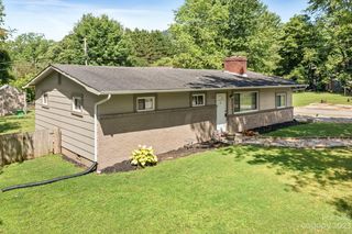 1400 Yadkin River Rd, Lenoir, NC 28645