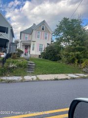 37 Canaan St, Carbondale, PA 18407