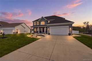 4665 Carlyes Ct, Hamburg, NY 14075