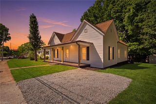 630 N  Davis Ave, Newton, NC 28658