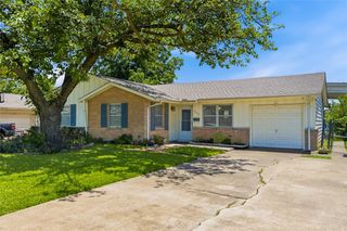 2626 Rosewood Dr, Mesquite, TX 75150
