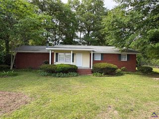1301 Tucker Rd, Perry, GA 31069